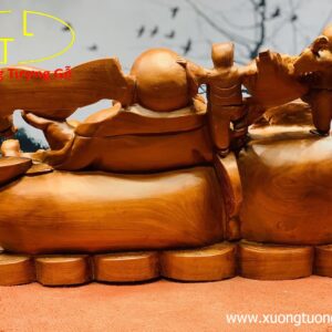 Di lặc ngũ phúc ngồi chum gỗ hương.