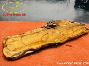 Khay trà thiềm thừ gỗ cẩm.