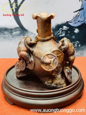 Tam cóc chấn chum gỗ xưa