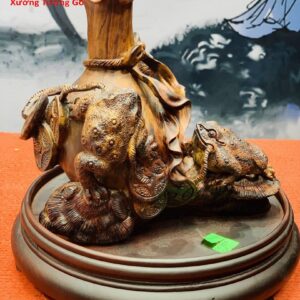 Tam cóc chấn chum gỗ xưa