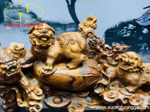 Cầu tam nghê gỗ sưa.