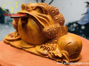 Thiềm thừ chấn bao gỗ hương đá.