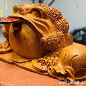 Thiềm thừ chấn bao gỗ hương đá.