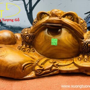 Thiềm thừ trấn bao tiền gỗ hương.