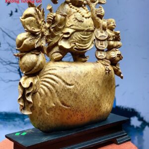 Di lặc gánh linh chi nu ngọc am.