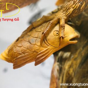 Đại bàng săn mồi gỗ hương