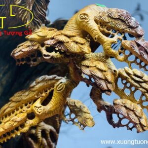 Đại bàng săn mồi gỗ hương