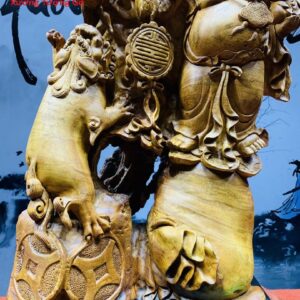 Di Lặc ngũ tiểu vác cành đào sụn hương.