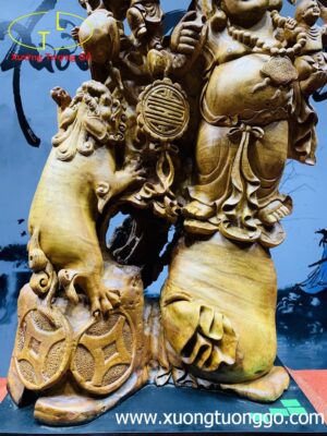 Di Lặc ngũ tiểu vác cành đào sụn hương.