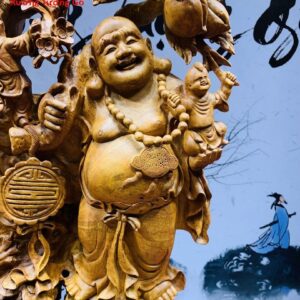 Di Lặc ngũ tiểu vác cành đào sụn hương.