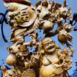 Di Lặc ngũ tiểu vác cành đào sụn hương.