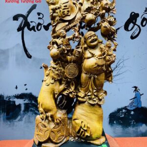 Di Lặc ngũ tiểu vác cành đào sụn hương.
