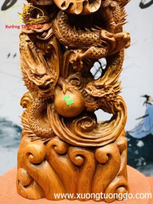 Quan công ngự tam long hương đá.