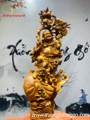 Di Lặc ngũ phúc vác cành đào gỗ hương ta.