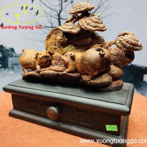 Cặp heo gỗ sưa.