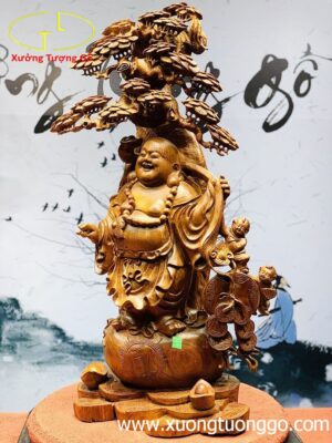 Di Lặc nhị tiểu gánh gậy như ý đứng tùng gỗ hương ta.