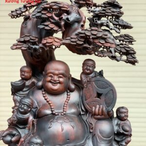 Di Lặc ngũ tiểu cây tùng trắc.