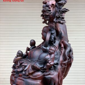 Di Lặc ngũ tiểu cây tùng trắc.