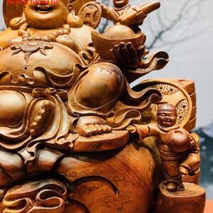 Di Lặc ngũ tiểu ngồi bao tiền gỗ hương.