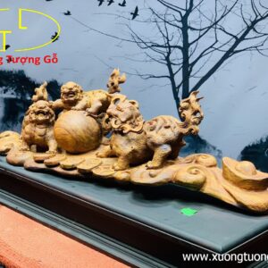 Tam nghê gỗ sưa.