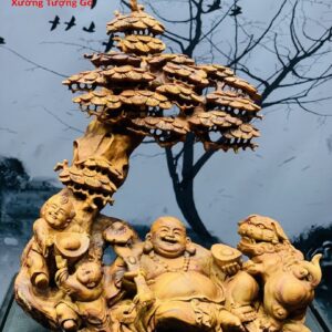 Di Lặc nhị tiểu ngồi tùng gỗ sưa.