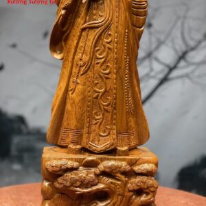 Tượng Khổng Minh gỗ hương.