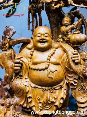 Di Lặc ngũ tiểu gánh gậy như ý đứng tùng gỗ hương ta.