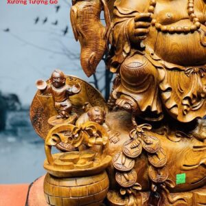 Di Lặc ngũ tiểu gánh gậy như ý đứng tùng gỗ hương ta.