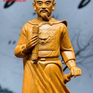Hưng Đạo Đại vương Trần Quốc Tuấn gỗ hương.