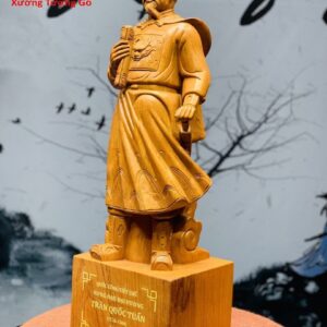 Hưng Đạo Đại vương Trần Quốc Tuấn gỗ hương.