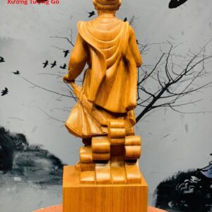 Hưng Đạo Đại vương Trần Quốc Tuấn gỗ hương.