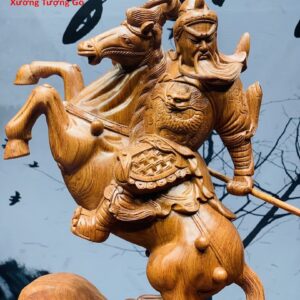 Quan Công cưỡi ngựa gỗ hương.