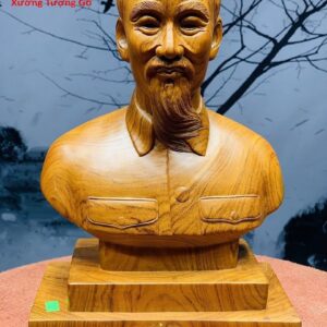 Chủ tịch Hồ Chí Minh gỗ hương.