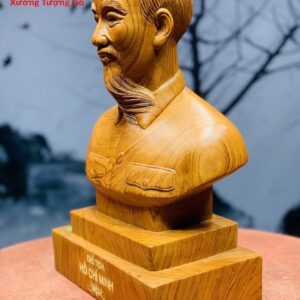 Chủ tịch Hồ Chí Minh gỗ hương.