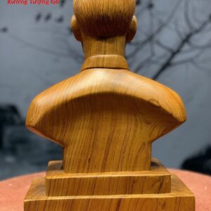 Chủ tịch Hồ Chí Minh gỗ hương.
