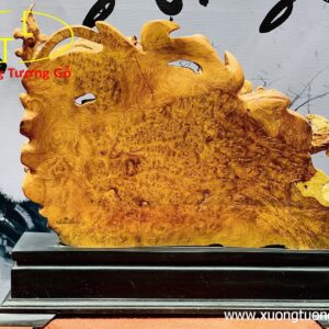 Tỳ Hưu vờn ngọc nu hương.
