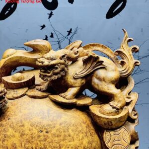 Tỳ Hưu vờn ngọc nu hương.
