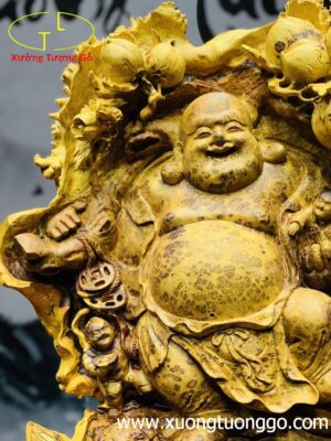 Di Lặc nhị tiểu vác đào nu hương.