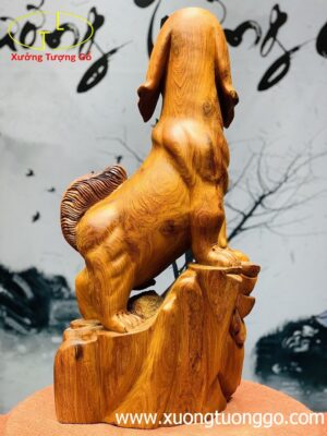 Tượng chó gỗ hương