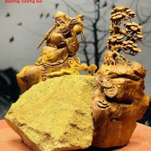 Ông thọ ôm đá gỗ hương.