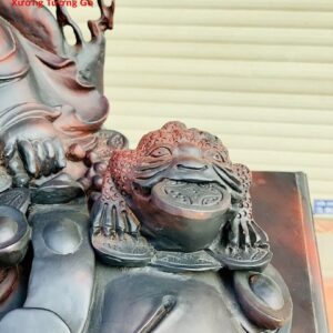 Di Lặc ngồi tùng trắc