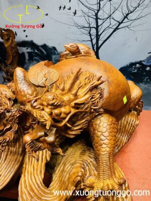 Gia đình long quy gỗ hương