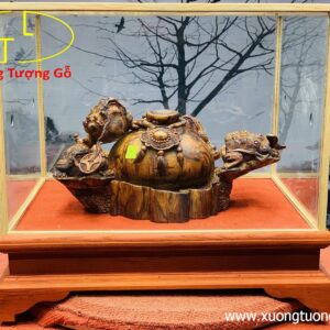 Ngũ cóc trấn chum tiền gỗ sưa
