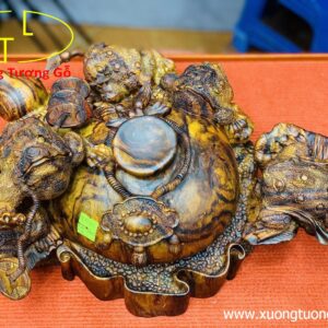 Ngũ cóc trấn chum tiền gỗ sưa