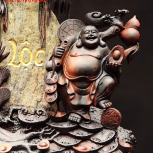 Di Lặc cây tùng trắc