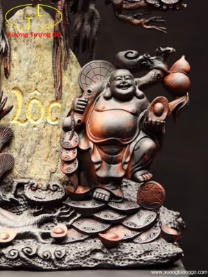 Di Lặc cây tùng trắc
