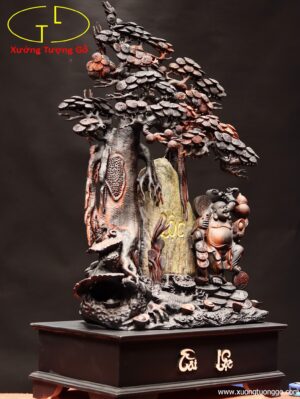 Di Lặc cây tùng trắc