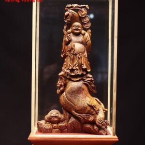 Di Lặc đứng sâm gỗ sưa