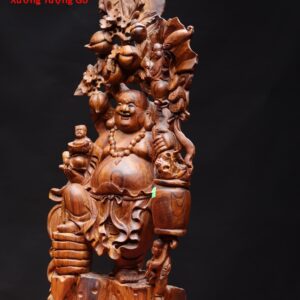 Di Lặc tam tiểu vác cành đào.