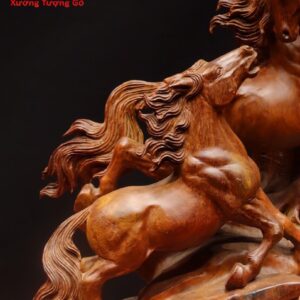 Song mã đứng tùng gỗ hương ta.